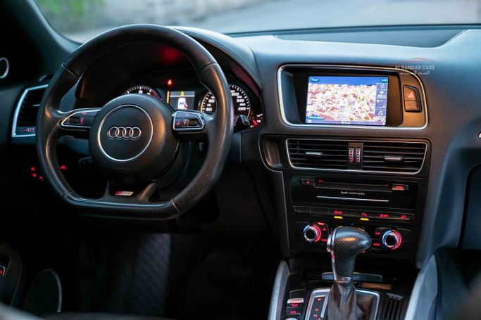 Used Audi Q5 I (8R) Facelift, 3.0 l, 2014 in Bahrain, Manama by Albandar cars, Silver color. GCC Specs | AUTO.AE | Listing #295601 — photo 10 of 12