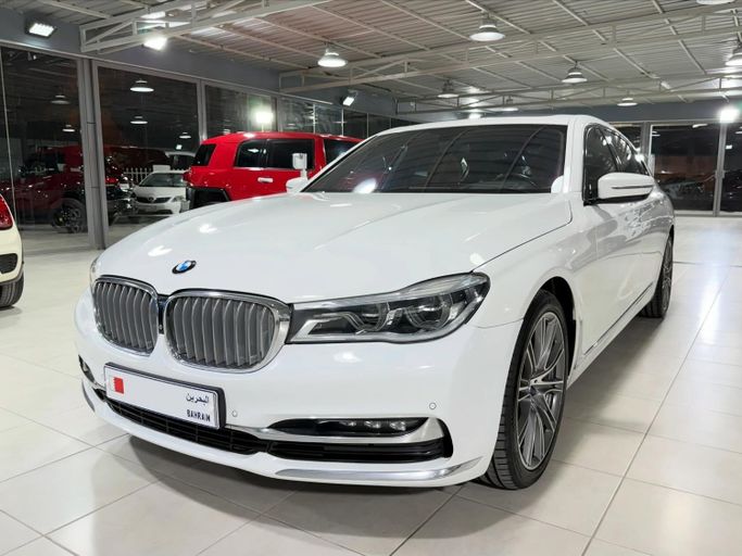 Подержанный ⁦BMW 7 Series 730Li VI (G11/G12), 2.0 л, 2018⁩ в Бахрейн, Манама от Alasfoor cars Белый цвет.  | AUTO.AE | Объявление #294762