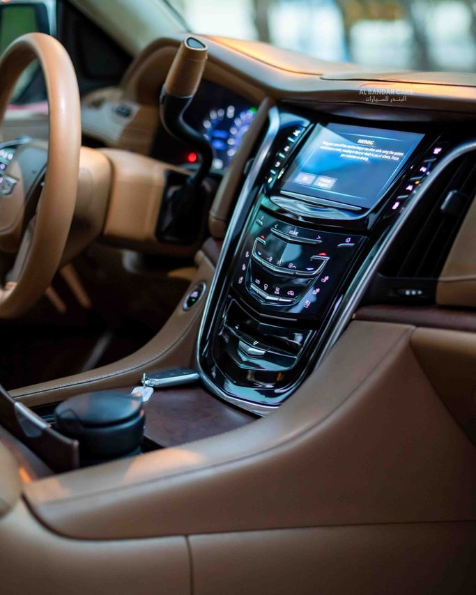 Used Cadillac Escalade IV, 6.2 l, 2016 in Bahrain, Manama by Albandar cars, White color. GCC Specs | AUTO.AE | Listing #295955 — photo 13 of 14