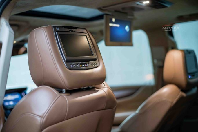 Used Cadillac Escalade IV, 6.2 l, 2016 in Bahrain, Manama by Albandar cars, White color. GCC Specs | AUTO.AE | Listing #295955 — photo 10 of 14