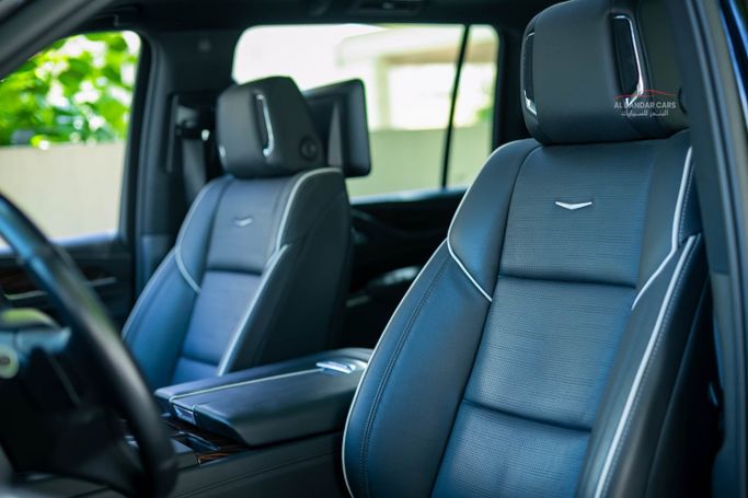 Used Cadillac Escalade V, 6.2 l, 2021 in Bahrain, Manama by Albandar cars, Black color. GCC Specs | AUTO.AE | Listing #295958 — photo 12 of 18