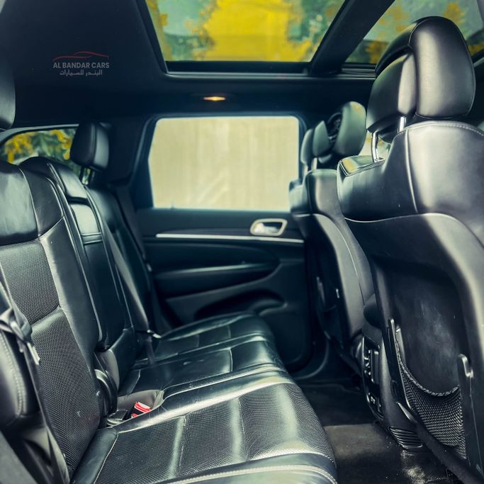 مستعملة Jeep Grand Cherokee عملية فيس ليفت IV (WK2)، 3.6 لتر، 2015 في البحرين، المنامة من Albandar cars، اللون ذهبي. مواصفات الخليج | AUTO.AE | إعلان #296505 — صورة 11 من 12
