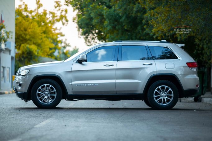مستعملة Jeep Grand Cherokee عملية فيس ليفت IV (WK2)، 3.6 لتر، 2015 في البحرين، المنامة من Albandar cars، اللون ذهبي. مواصفات الخليج | AUTO.AE | إعلان #296505 — صورة 5 من 12