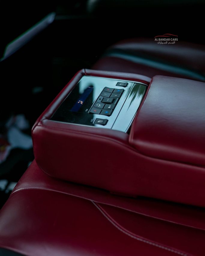 مستعملة Lexus LX 570 ثالثاً فيس ليفت 2، 5.7 لتر، 2018 في البحرين، المنامة من Albandar cars، اللون فضي. مواصفات الخليج | AUTO.AE | إعلان #296513 — صورة 15 من 20