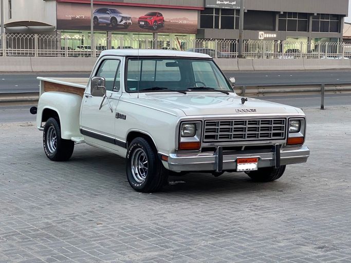 Подержанный ⁦Dodge RAM I (D/W), 5.2 л, 1985⁩ в Бахрейн, Ситра от Hamad89 Cars Белый цвет.  | AUTO.AE | Объявление #291137