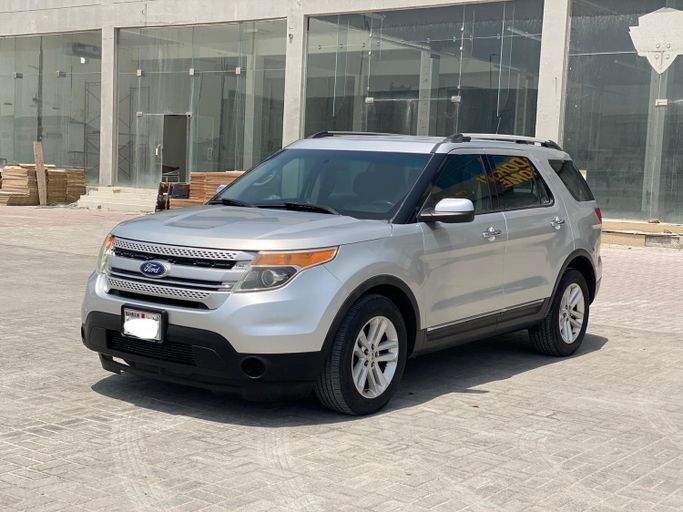 Подержанный ⁦Ford Explorer V, 3.5 л, 2013⁩ в Бахрейн, Ситра от Hamad89 Cars Серебристый цвет.  | AUTO.AE | Объявление #291111