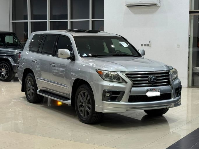 Подержанный ⁦Lexus LX 570 III Рестайлинг, 5.7 л, 2015⁩ в Бахрейн, Ситра от Hamad89 Cars Серебристый цвет.  | AUTO.AE | Объявление #291560