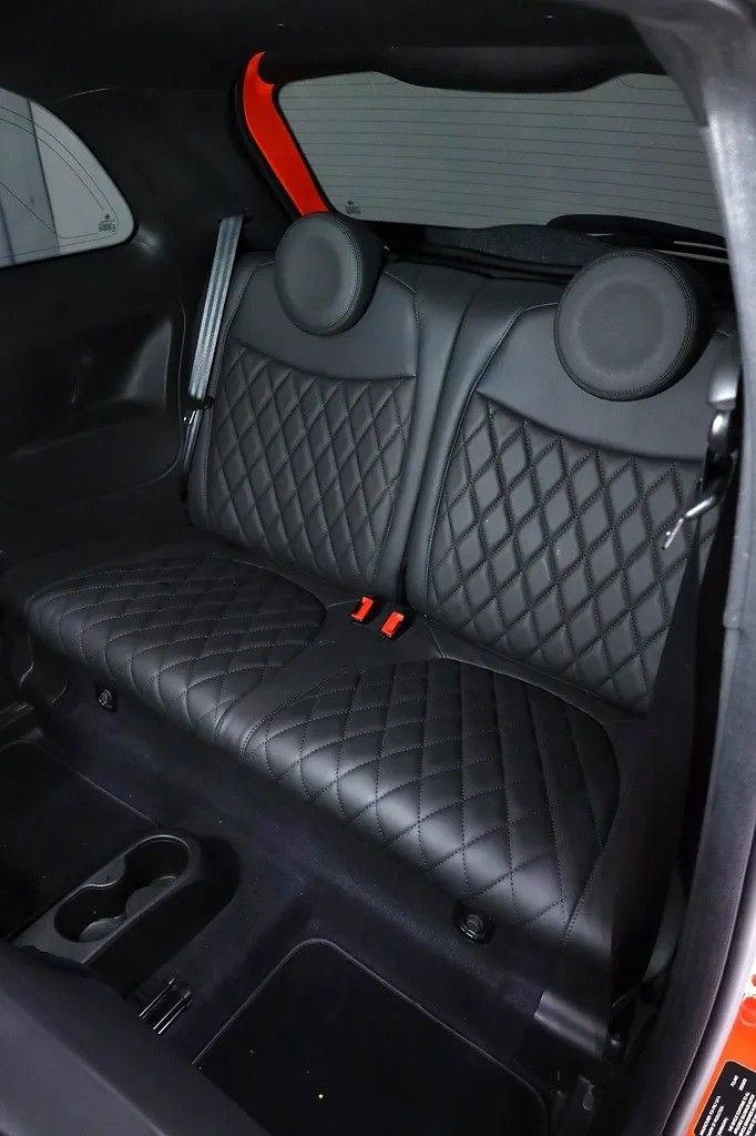 Подержанный Abarth 500 I Рестайлинг, 1.4 л, 2023 в Дубае от Al Faris Motors Оранжевый цвет. GCC | AUTO.AE