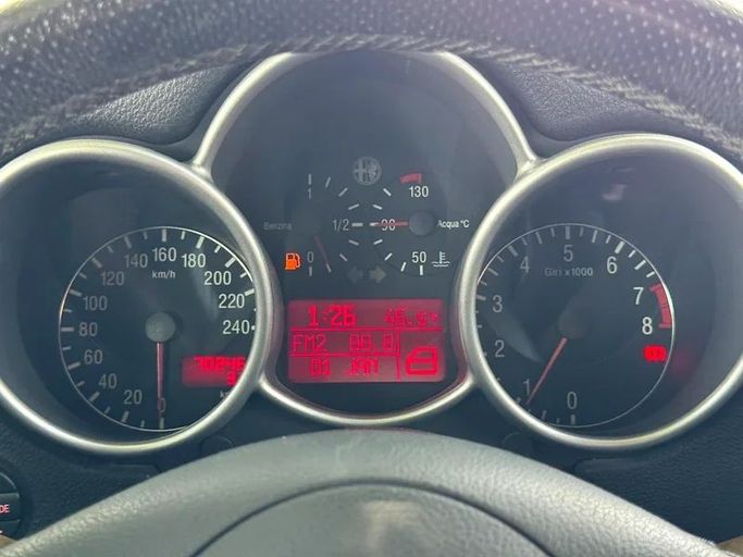 Подержанный Alfa Romeo 147 I, 2.0 л, 2003 в Дубае от Mirza Automobile FZE Красный цвет. Японская | AUTO.AE