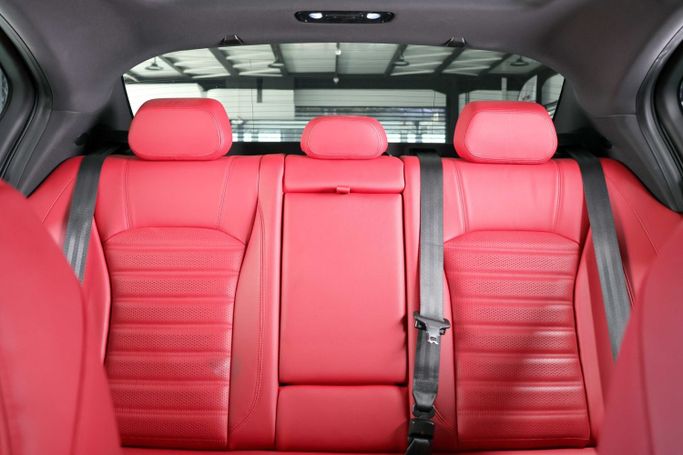 Подержанный Alfa Romeo Giulia II (952) Рестайлинг, 2.0 л, 2023 в Дубае от The Car Superstore Белый цвет. GCC | AUTO.AE