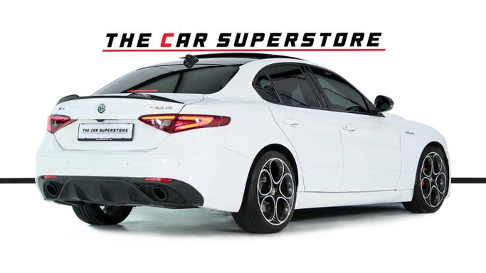 Подержанный Alfa Romeo Giulia II (952) Рестайлинг, 2.0 л, 2023 в Дубае от The Car Superstore Белый цвет. GCC | AUTO.AE