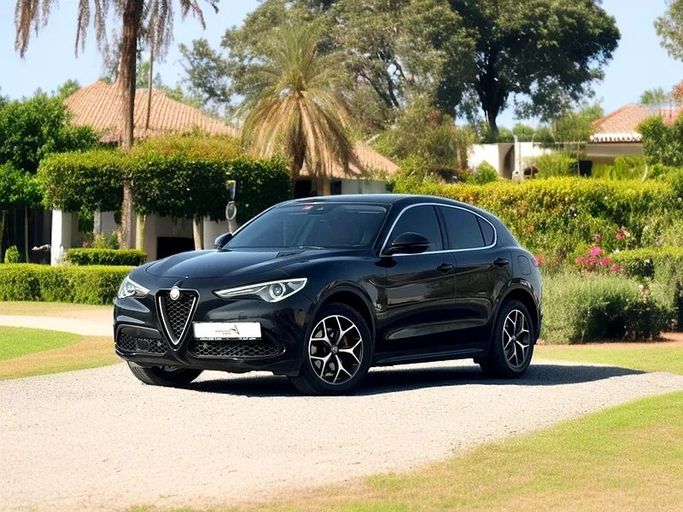 Подержанный Alfa Romeo Stelvio I, 2.0 л, 2019 в Дубае от Andaleeb Cars Черный цвет. GCC | AUTO.AE