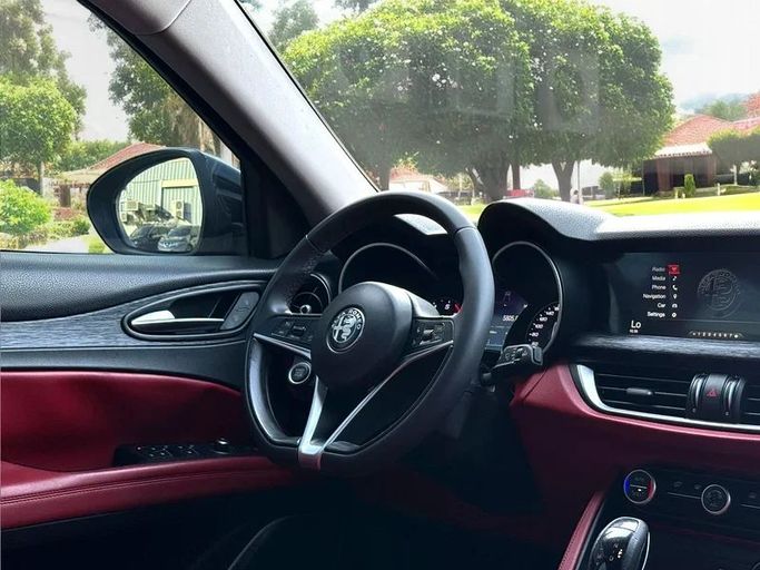 Подержанный Alfa Romeo Stelvio I, 2.0 л, 2019 в Дубае от Andaleeb Cars Черный цвет. GCC | AUTO.AE