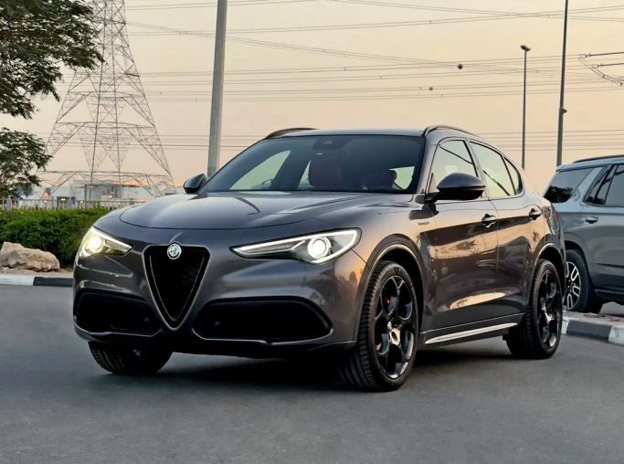 مستعملة Alfa Romeo Stelvio أنا فيس ليفت, 2.0 l, 2022 في في دبي من Q Motors، اللون رمادي. مواصفات الخليج | AUTO.AE | إعلان #263583