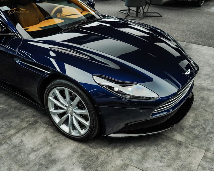 Новый Aston Martin DB11 I, 4.0 л, 2021 в Дубае от Pearl Motors Синий цвет. Европейская | AUTO.AE