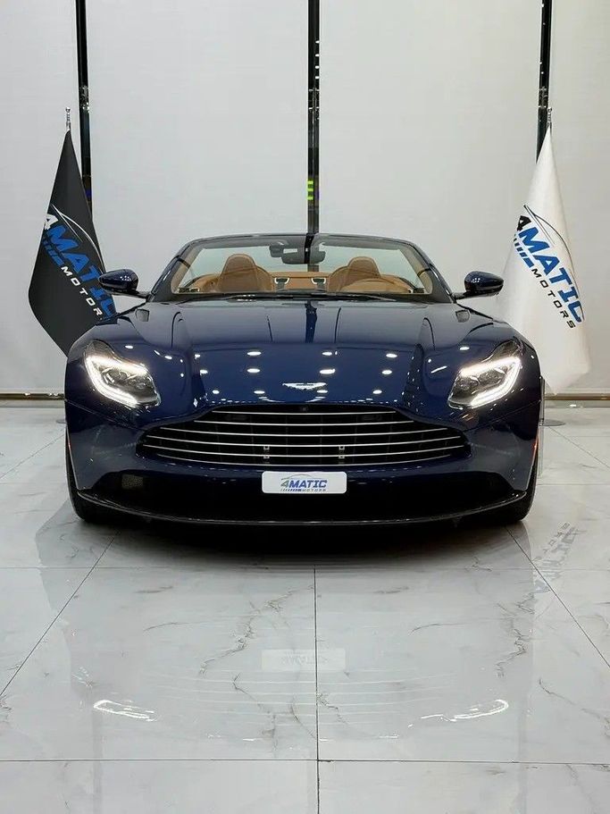 Подержанный Aston Martin DB11 Volante I, 4.0 л, 2022 в Дубае от 4 Matic Motors Фиолетовый цвет. Other | AUTO.AE