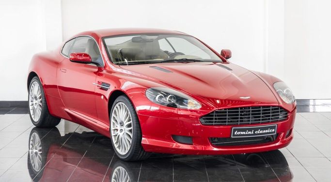 مستعملة Aston Martin DB9 أنا فيس ليفت, 5.9 l, 2009 في في دبي من Tomini Cars، اللون أحمر.  | AUTO.AE