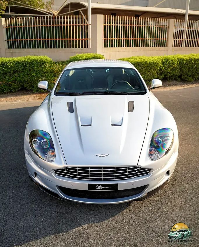 مستعملة Aston Martin DBS ثانياً, 5.9 l, 2012 في في دبي من JUST DRIVE IT، اللون فضي. مواصفات الخليج | AUTO.AE | إعلان #273514