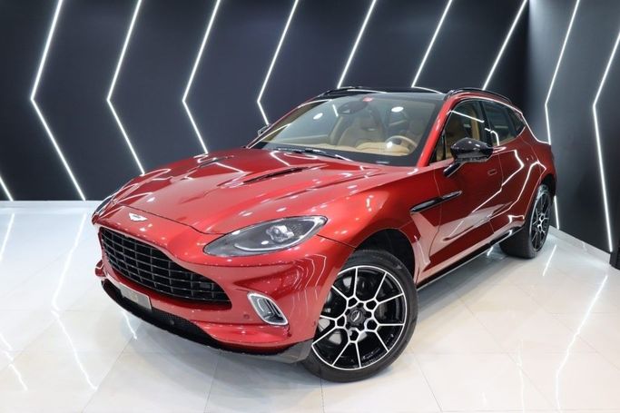 Подержанный Aston Martin DBX I, 4.0 л, 2021 в Дубае от Sanam Cars Красный цвет. GCC | AUTO.AE