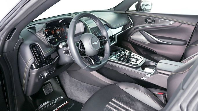 Подержанный Aston Martin DBX DBX707 I, 4.0 л, 2025 в Дубае от The Car Superstore Черный цвет. Европейская | AUTO.AE