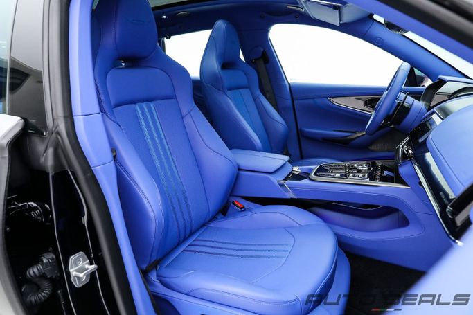 Подержанный Aston Martin DBX DBX707 I, 4.0 л, 2025 в Дубае от AUTO DEALS Черный цвет. GCC | AUTO.AE