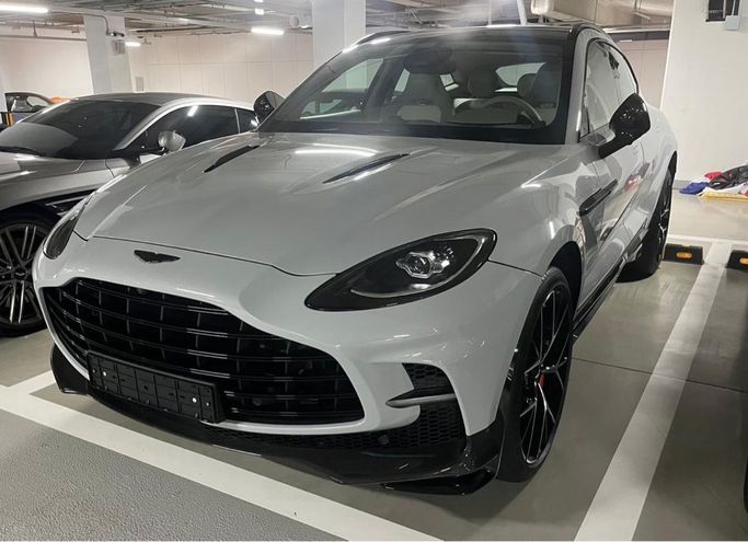 مستعملة Aston Martin DBX DBX707 I, 4.0 l, 2025 في في دبي من Fair Import، اللون رمادي. المواصفات الكورية | AUTO.AE