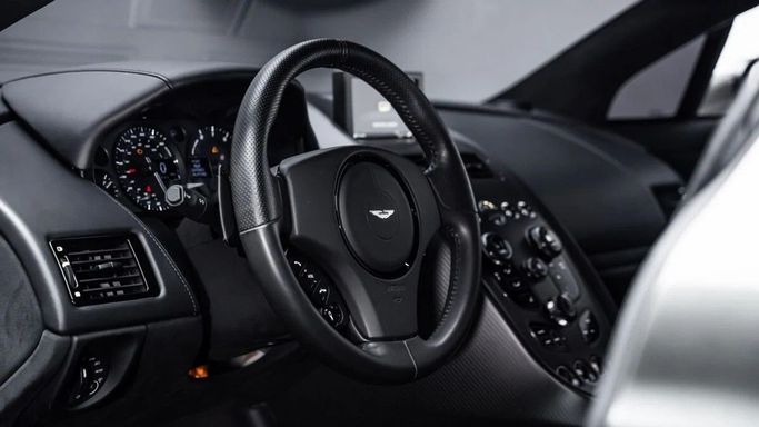 Подержанный Aston Martin Rapide I (S), 5.9 л, 2020 в Дубае от Al Ain Class Motors Серый цвет. GCC | AUTO.AE