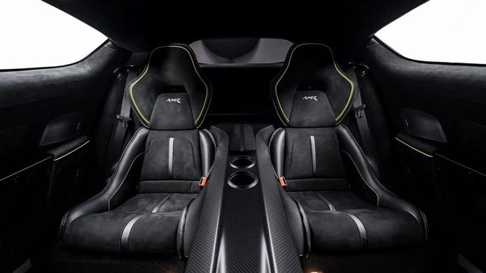 Подержанный Aston Martin Rapide I (S), 5.9 л, 2020 в Дубае от Al Ain Class Motors Серый цвет. GCC | AUTO.AE