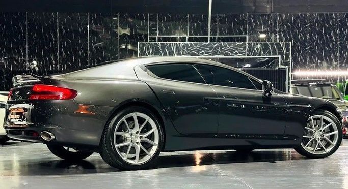 Подержанный Aston Martin Rapide I (S), 5.9 л, 2017 в Дубае от Zeus Motors Коричневый цвет. GCC | AUTO.AE