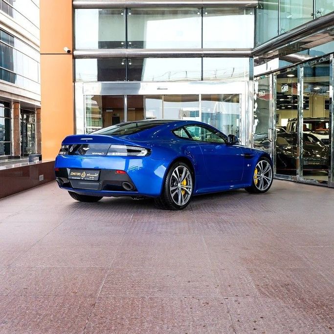 Новый Aston Martin V12 Vantage S I, 5.9 л, 2015 в Дубае от Q Motors Синий цвет. Европейская | AUTO.AE