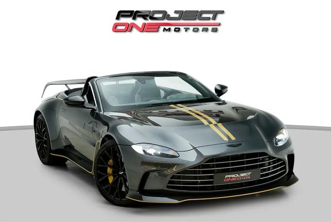 جديدة ⁦Aston Martin V12 Vantage ثانياً، 5.2 l، 2023⁩ في في الإمارات, دبي من Project One Motors، اللون أخضر. المواصفات الأوروبية | AUTO.AE | إعلان #288363
