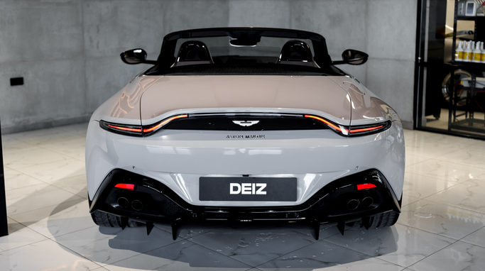 Aston Martin V8 Vantage IV, 2023 sport roadster for rent in Dubai by DEIZ, white color | AUTO.AE