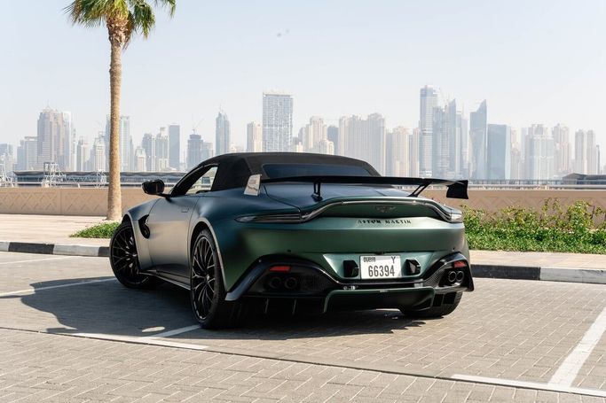 Aston Martin V8 Vantage IV, 2022 родстер спорт класса в Дубае от DELTA RENTALS зеленый цвет | AUTO.AE | Объявление #795
