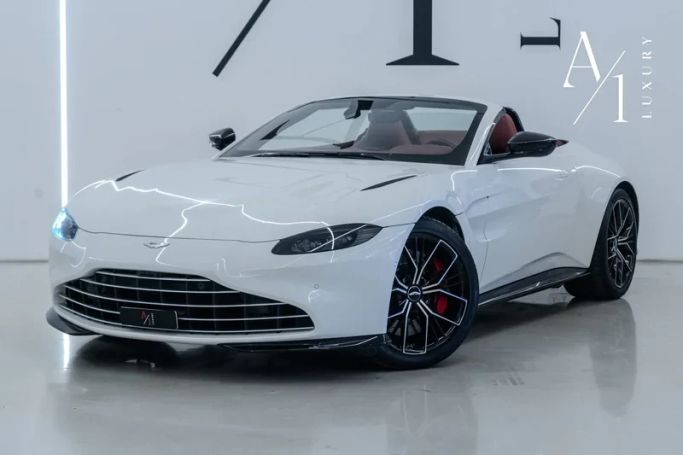 Подержанный Aston Martin V8 Vantage IV, 4.0 л, 2022 в Дубае от A1 Luxury Motors Белый цвет. GCC | AUTO.AE | Объявление #255835