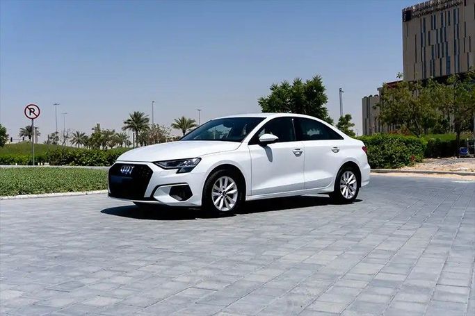 Audi A3 40 TFSI IV (8Y), 2024 седан эконом класса в Дубае от Speed Urus Rent A Car белый цвет | AUTO.AE | Объявление #1575