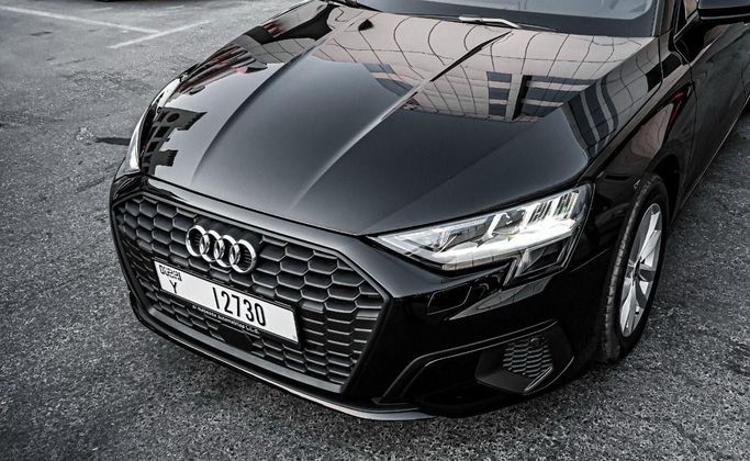 Audi A3 35 TFSI IV (8Y), 2023 седан эконом класса в Дубае от Princess черный цвет | AUTO.AE