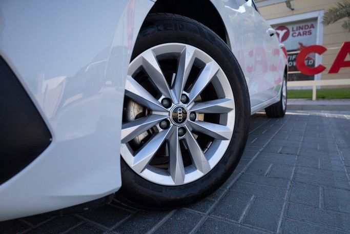Used Audi A3 35 TFSI IV (8Y), 1.5 l, 2024 in Dubai by Linda Cars, White color. GCC Specs | AUTO.AE