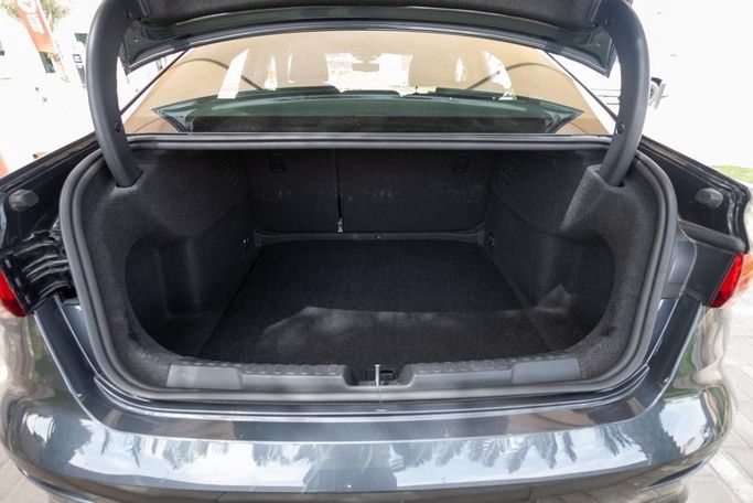 Подержанный Audi A3 35 TFSI IV (8Y), 1.5 л, 2021 в Дубае от Linda Cars Серый цвет. GCC | AUTO.AE