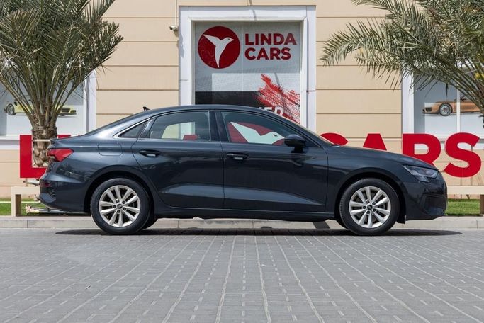 Подержанный Audi A3 35 TFSI IV (8Y), 1.5 л, 2021 в Дубае от Linda Cars Серый цвет. GCC | AUTO.AE