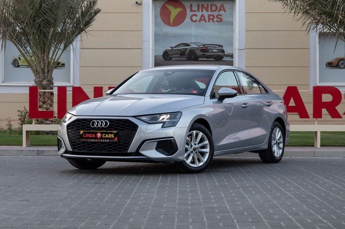 Подержанный Audi A3 35 TFSI IV (8Y), 1.5 л, 2021 в Дубае от Linda Cars Серебристый цвет. GCC | AUTO.AE