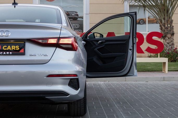 Подержанный Audi A3 35 TFSI IV (8Y), 1.5 л, 2021 в Дубае от Linda Cars Серебристый цвет. GCC | AUTO.AE