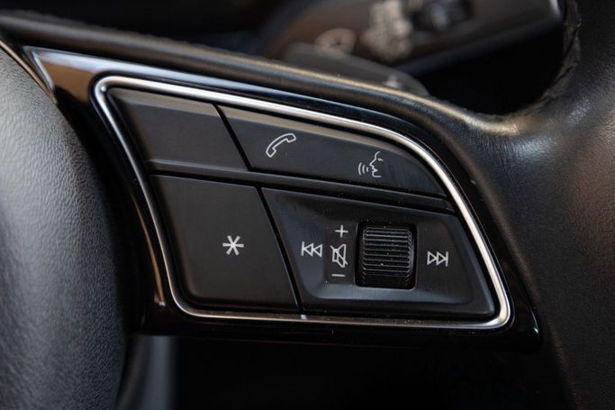 Подержанный Audi A3 35 TFSI IV (8Y), 1.5 л, 2021 в Дубае от Linda Cars Серебристый цвет. GCC | AUTO.AE