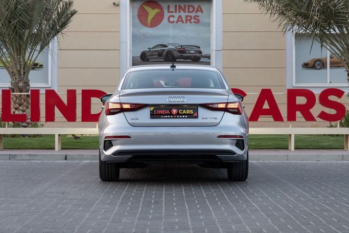 Подержанный Audi A3 35 TFSI IV (8Y), 1.5 л, 2021 в Дубае от Linda Cars Серебристый цвет. GCC | AUTO.AE