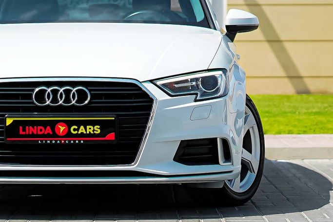 Подержанный Audi A3 III (8V) Рестайлинг, 1.0 л, 2020 в Дубае от Linda Cars Белый цвет. GCC | AUTO.AE