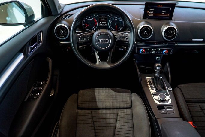 Подержанный Audi A3 III (8V) Рестайлинг, 1.0 л, 2020 в Дубае от Linda Cars Белый цвет. GCC | AUTO.AE