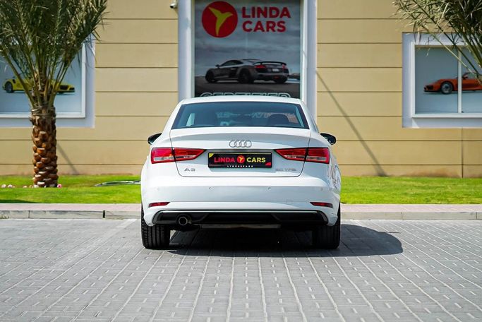 Подержанный Audi A3 III (8V) Рестайлинг, 1.0 л, 2020 в Дубае от Linda Cars Белый цвет. GCC | AUTO.AE