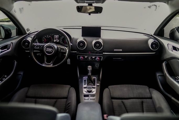 Подержанный Audi A3 III (8V) Рестайлинг, 1.0 л, 2017 в Дубае от Linda Cars Коричневый цвет. GCC | AUTO.AE