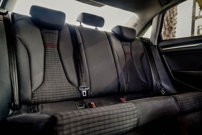 Подержанный Audi A3 III (8V) Рестайлинг, 1.0 л, 2017 в Дубае от Linda Cars Коричневый цвет. GCC | AUTO.AE