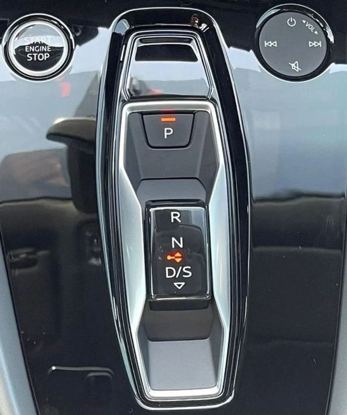 Новый Audi A3 35 TFSI IV (8Y) Рестайлинг, 1.5 л, 2025 в Дубае от Auto Gallery DXB Черный цвет. GCC | AUTO.AE