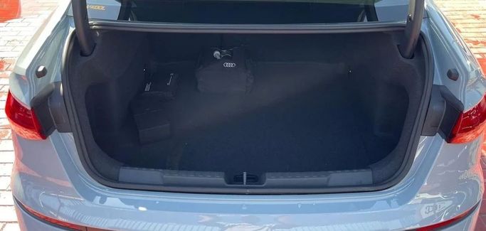 Новый Audi A3 35 TFSI IV (8Y) Рестайлинг, 1.5 л, 2025 в Дубае от Auto Gallery DXB Белый цвет. GCC | AUTO.AE